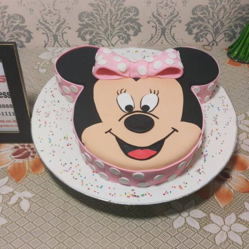 Cute Minnie Mouse Face Fondant Cake