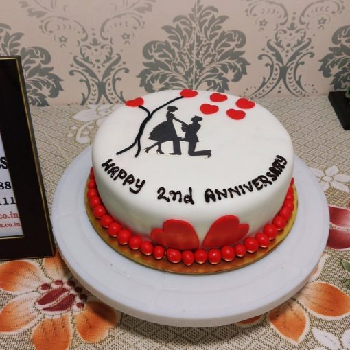 Loving Couple Romantic Fondant Cake